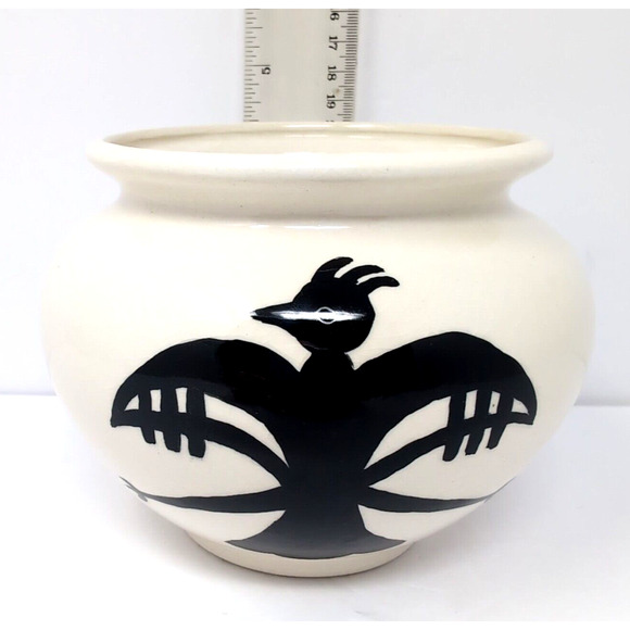 VTG Pottery Planter Cream Black Thunderbird Signed Ruth S. 1980 Hobbyist Piece - Picture 10 of 14